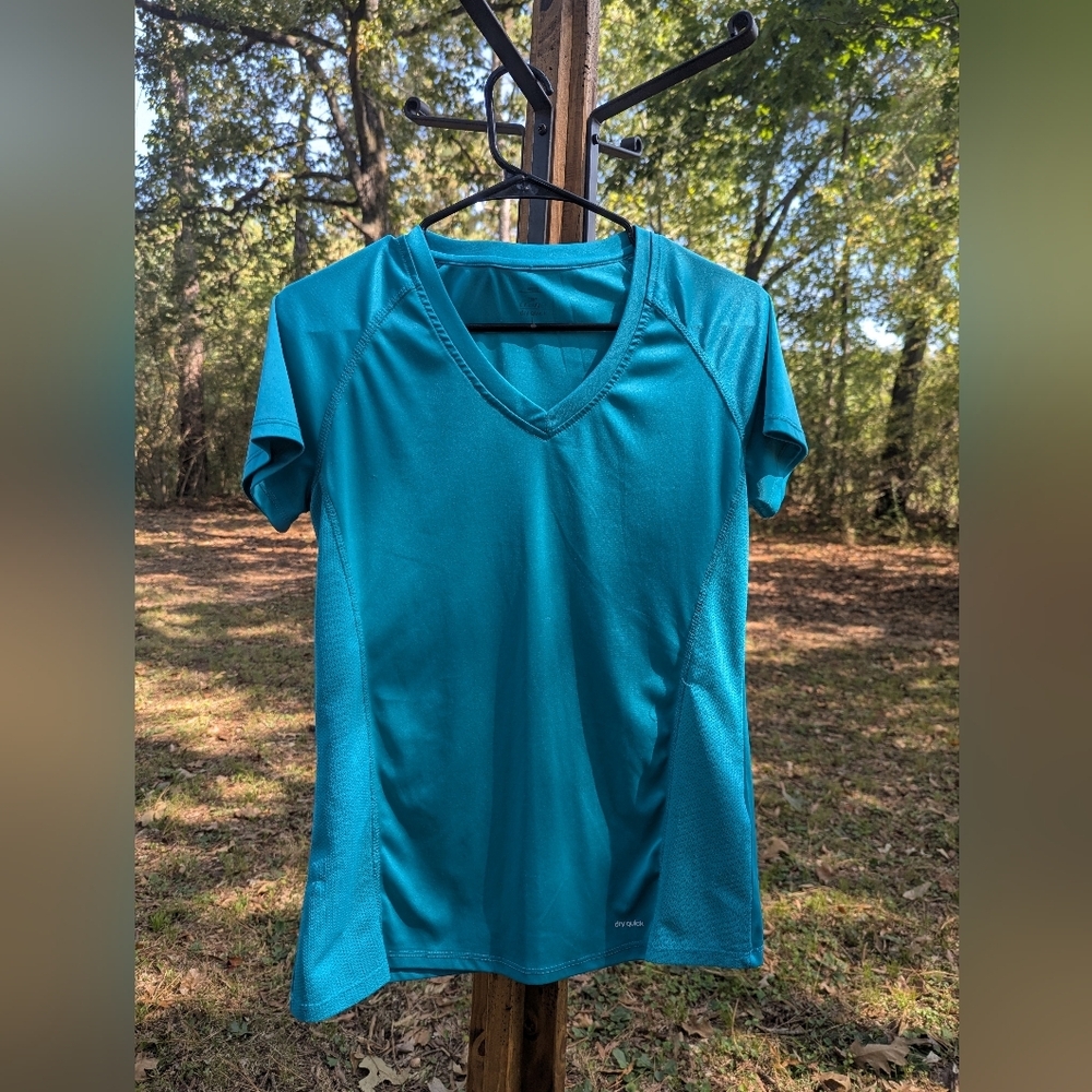 Women’s Teal Short Sleeve V-Neck Performance Tee